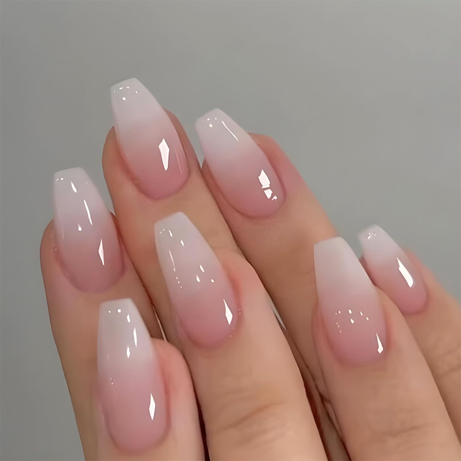 Nail Art Pink - Een set van 24 glanzende, korte,